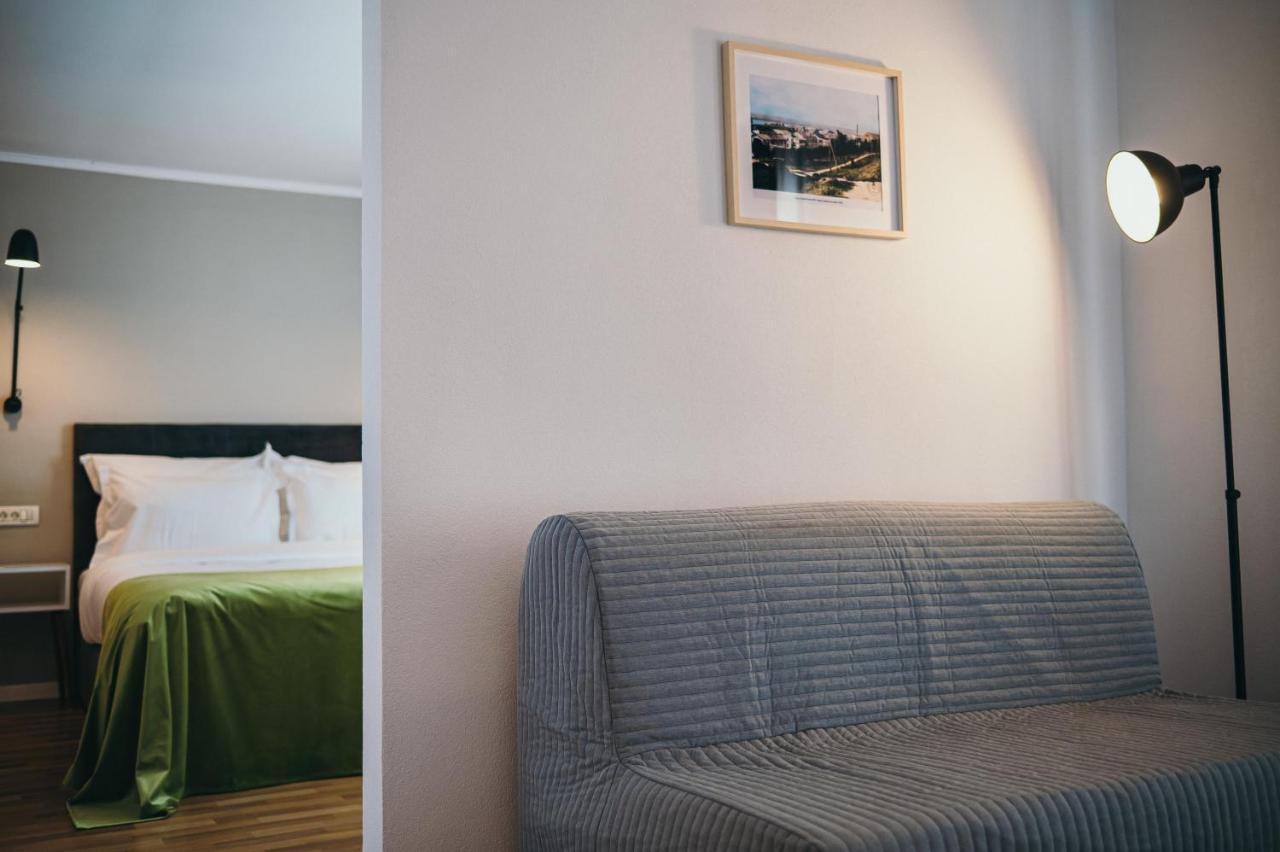 Nest Guesthouse Drobeta Turnu Severin Exterior photo