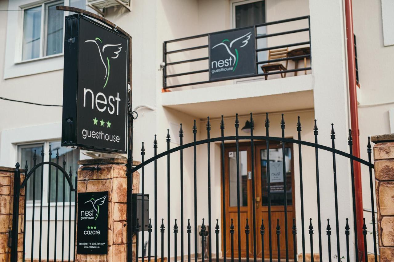 Nest Guesthouse Drobeta Turnu Severin Exterior photo