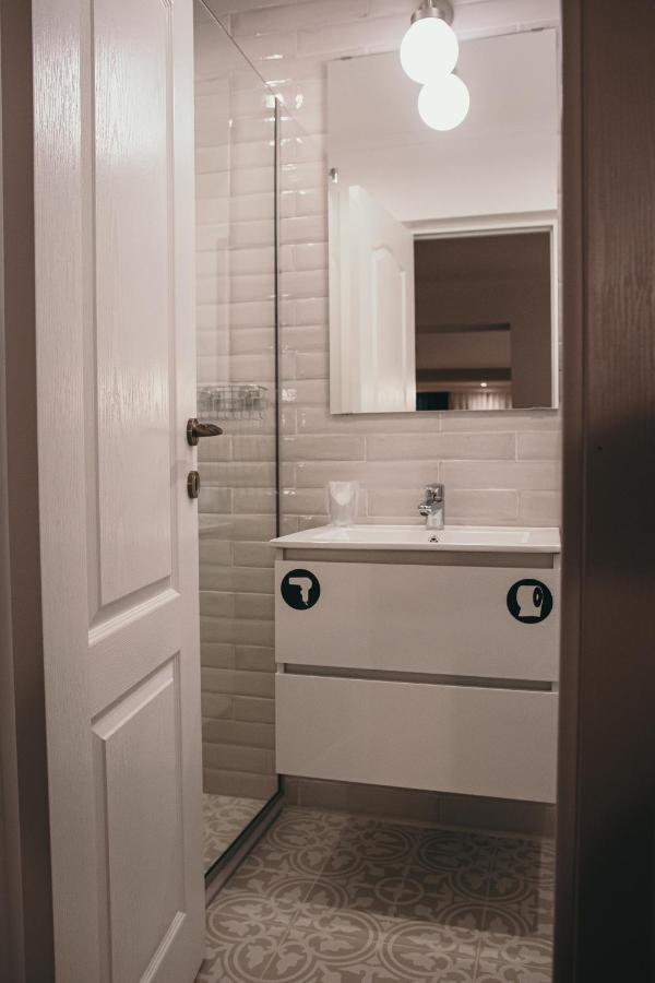 Nest Guesthouse Drobeta Turnu Severin Exterior photo