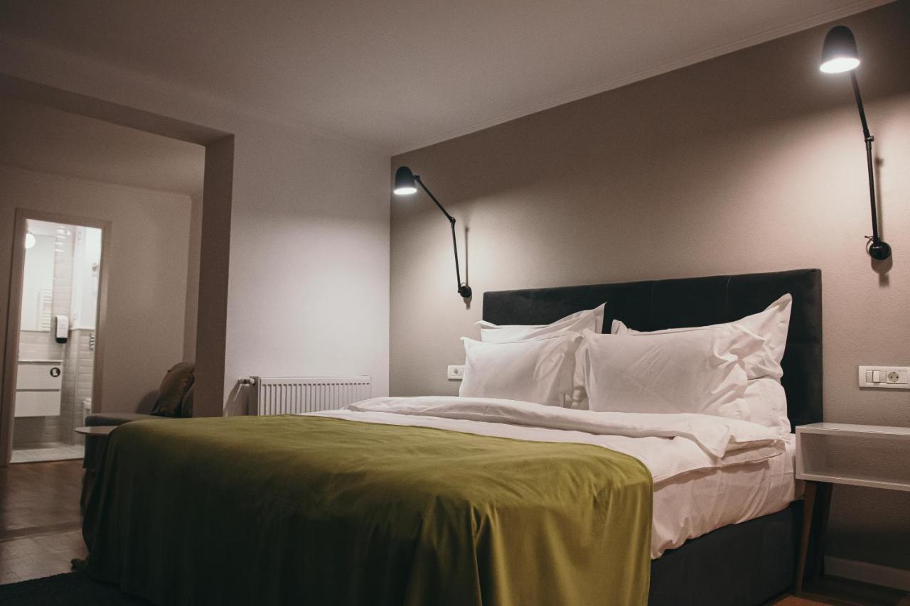 Nest Guesthouse Drobeta Turnu Severin Exterior photo