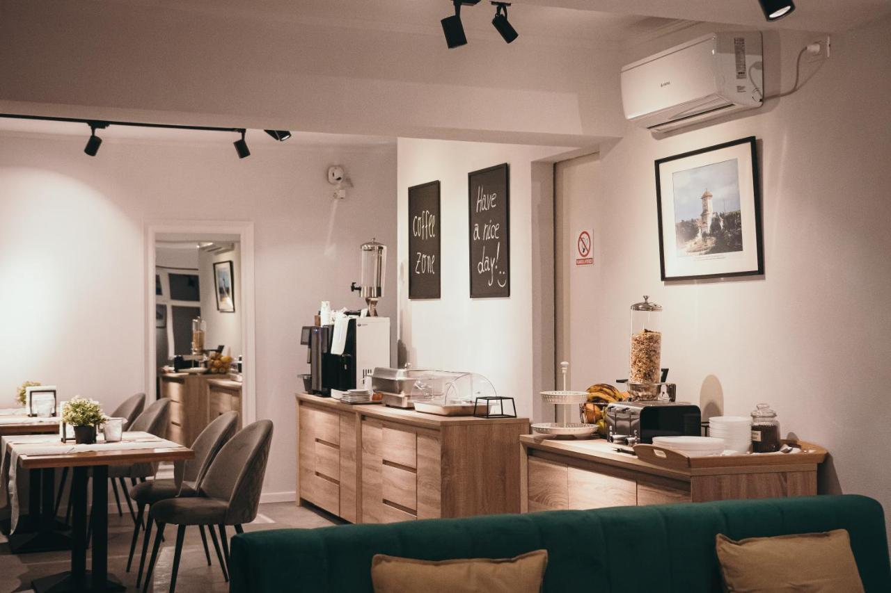 Nest Guesthouse Drobeta Turnu Severin Exterior photo